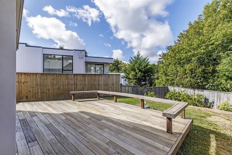 Photo of property in 280a East Coast Road, Forrest Hill, Auckland, 0620