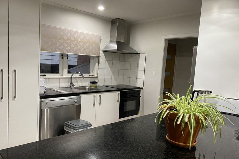 Photo of property in 37 Hallberry Road, Mangere East, Auckland, 2024