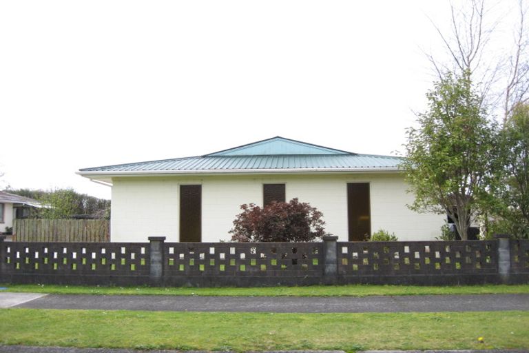 Photo of property in 8 Kauri Street, Inglewood, 4330