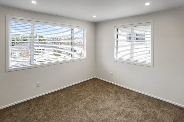 Photo of property in 27 Marsh Avenue, Forrest Hill, Auckland, 0620