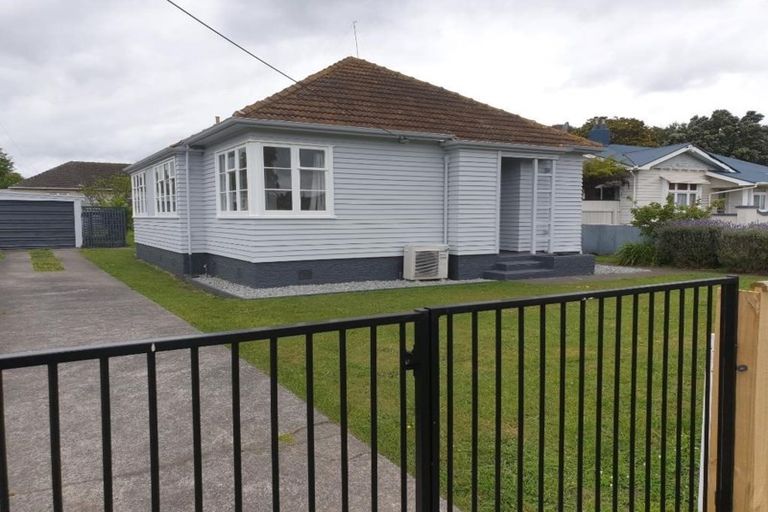 Photo of property in 56 Bignell Street, Gonville, Whanganui, 4501