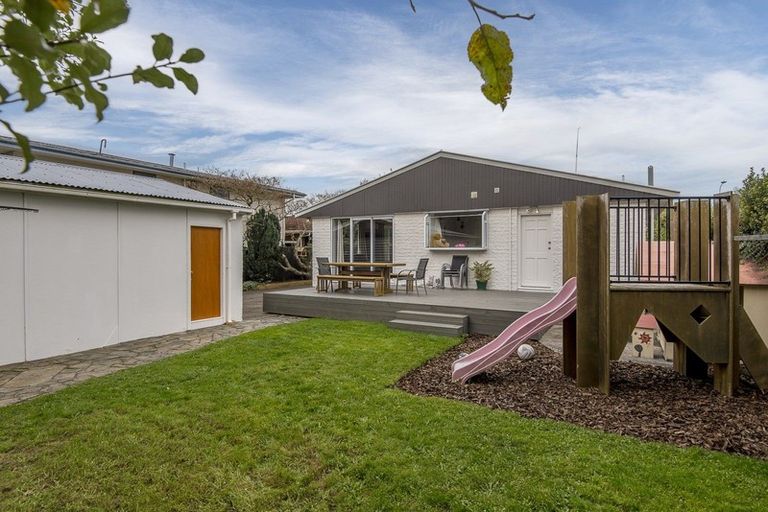 Photo of property in 21 Chilton Drive, Mairehau, Christchurch, 8052