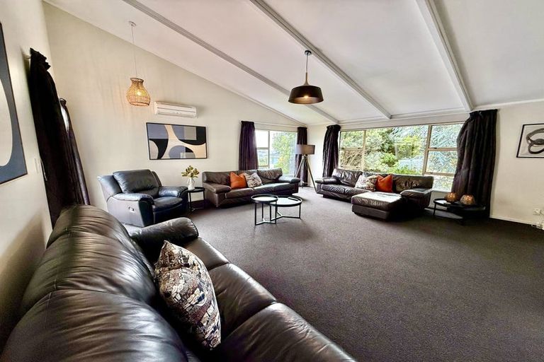 Photo of property in 48 Fyvie Avenue, Tawa, Wellington, 5028