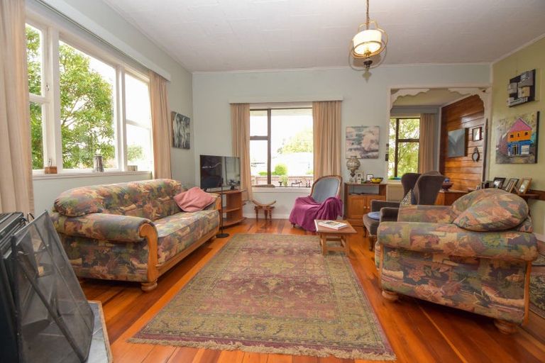 Photo of property in 94 Pembroke Street, Carterton, 5713