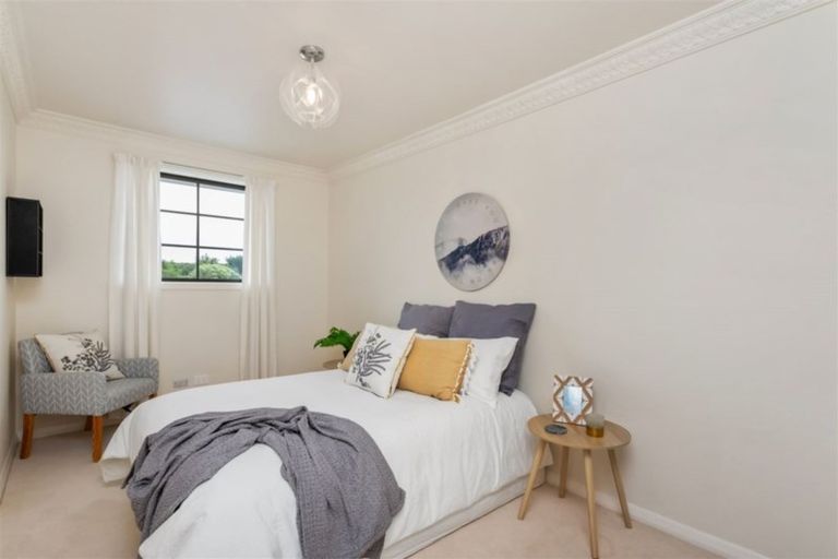 Photo of property in 70 Belleview Terrace, Mount Pleasant, Christchurch, 8081