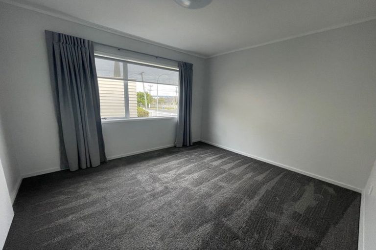 Photo of property in 1/40 Vodanovich Road, Te Atatu South, Auckland, 0610
