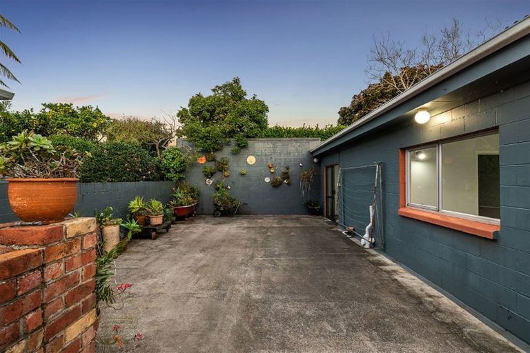 Photo of property in 69 Martin Avenue, Mount Albert, Auckland, 1025
