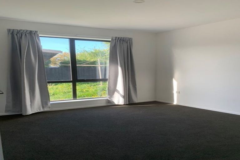 Photo of property in 33 Tuckers Road, Redwood, Christchurch, 8051