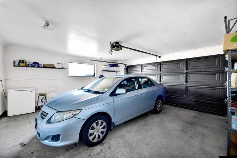 Photo of property in 18 Beech Place, Hawera, 4610