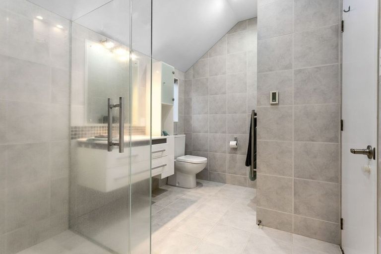 Photo of property in 1/25 Nigel Road, Browns Bay, Auckland, 0630