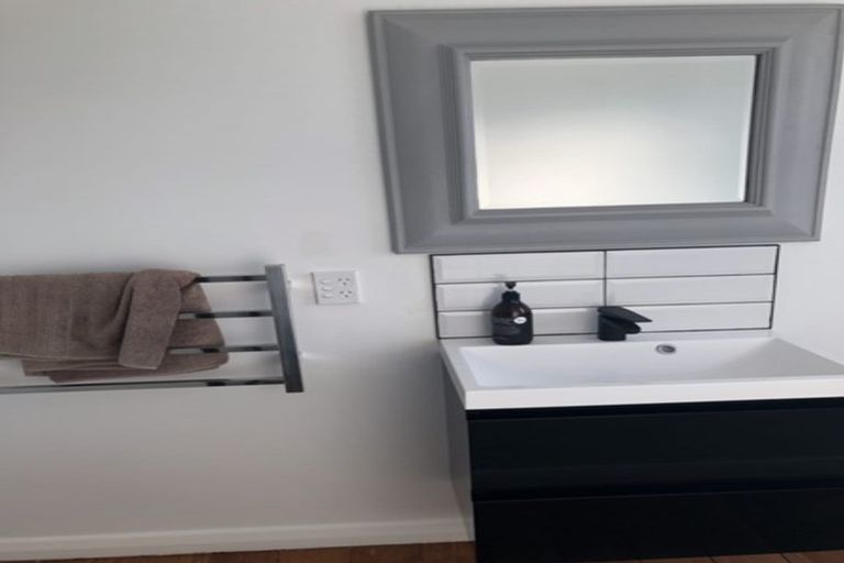 Photo of property in 2/39 Esmonde Road, Takapuna, Auckland, 0622