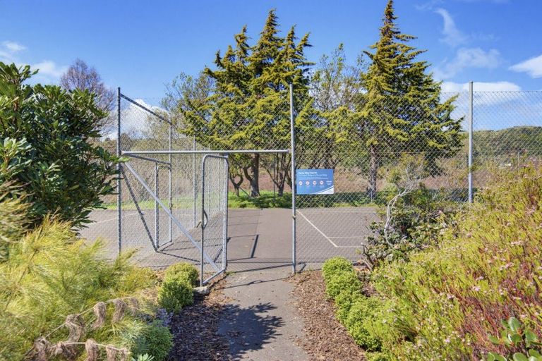 Photo of property in 10 Sams Way, Raumati South, Paraparaumu, 5032