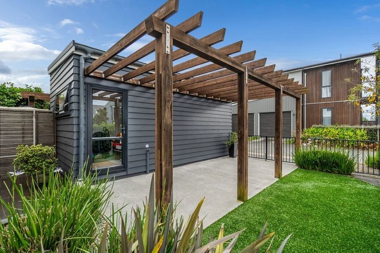 Photo of property in 2 Chaffinch Road, Hobsonville, Auckland, 0616