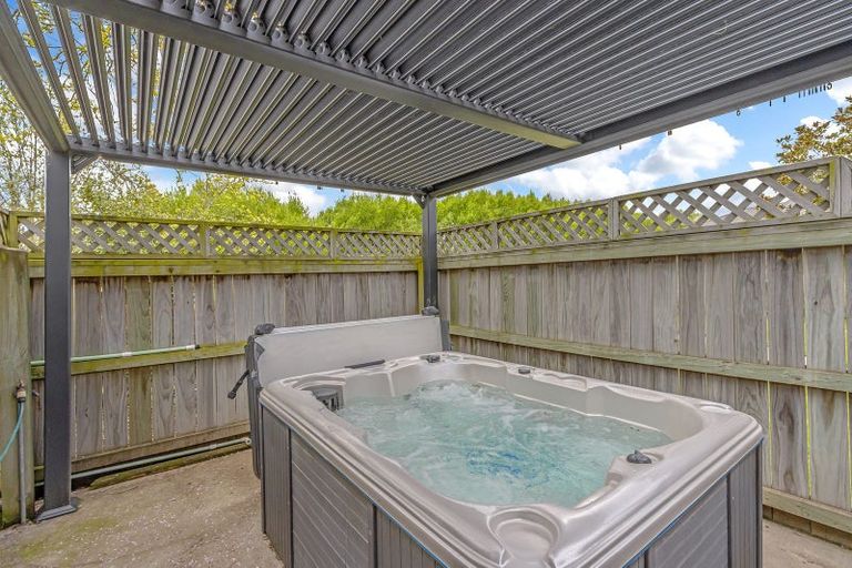 Photo of property in 21 Langley Place, Belfast, Christchurch, 8051