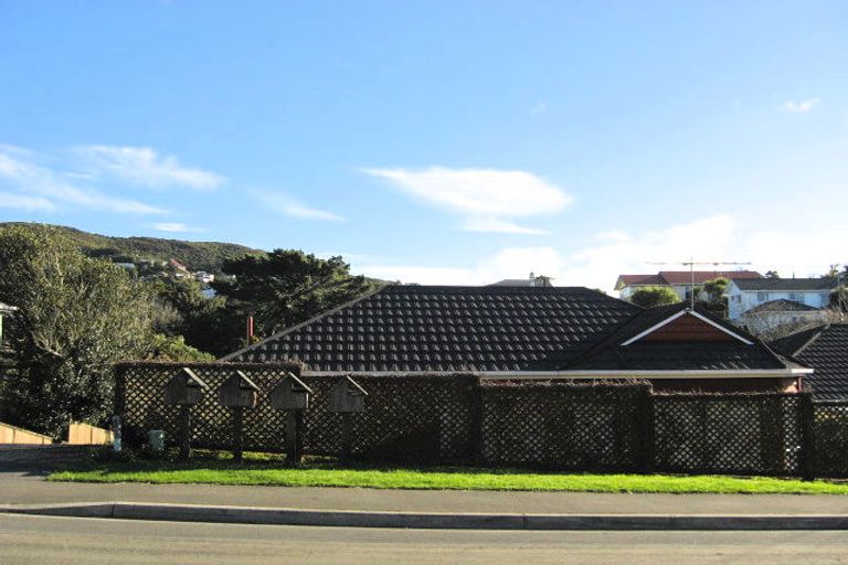 Photo of property in 2/86 Donald Street, Karori, Wellington, 6012