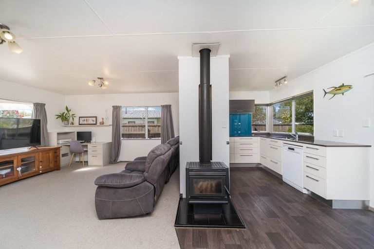 Photo of property in 97 Hillcrest Drive, Kelvin Grove, Palmerston North, 4414