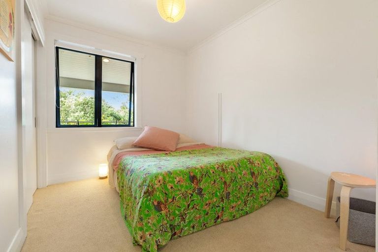 Photo of property in 40 Calais Terrace, Ostend, Waiheke Island, 1081