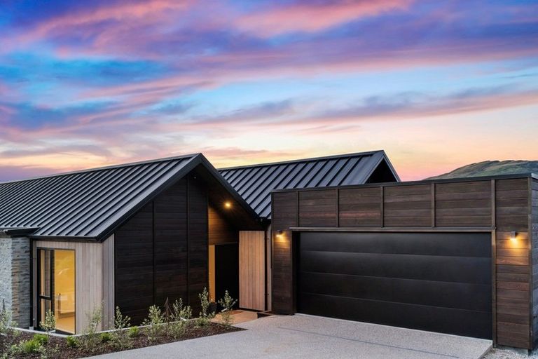 Photo of property in 19 Falconer Rise, Jacks Point, Queenstown, 9371