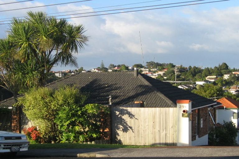 Photo of property in 2/39 Monarch Avenue, Hillcrest, Auckland, 0627