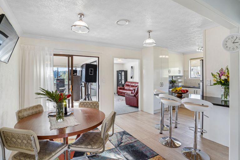 Photo of property in 70 Pemberton Avenue, Bayview, Auckland, 0629