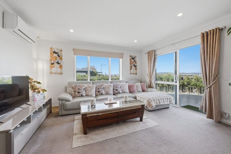 Photo of property in 2 Kutukutu Street, Takanini, 2112