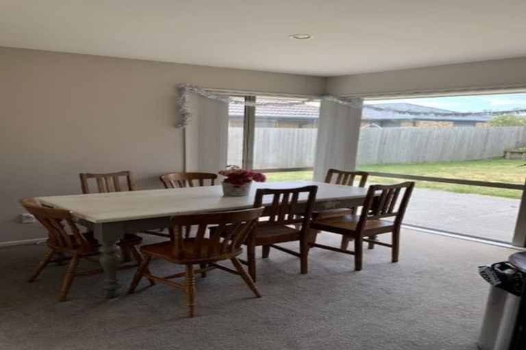 Photo of property in 61 Awatea Street, Ranui, Porirua, 5024