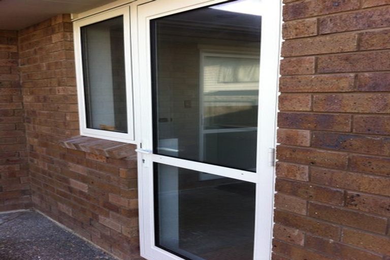 Photo of property in 40 Corricvale Way, Northcross, Auckland, 0630