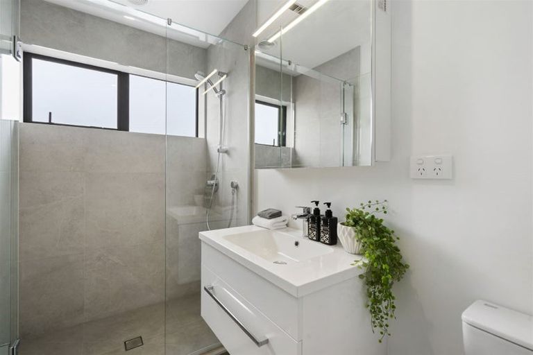 Photo of property in 53b Eversleigh Road, Belmont, Auckland, 0622