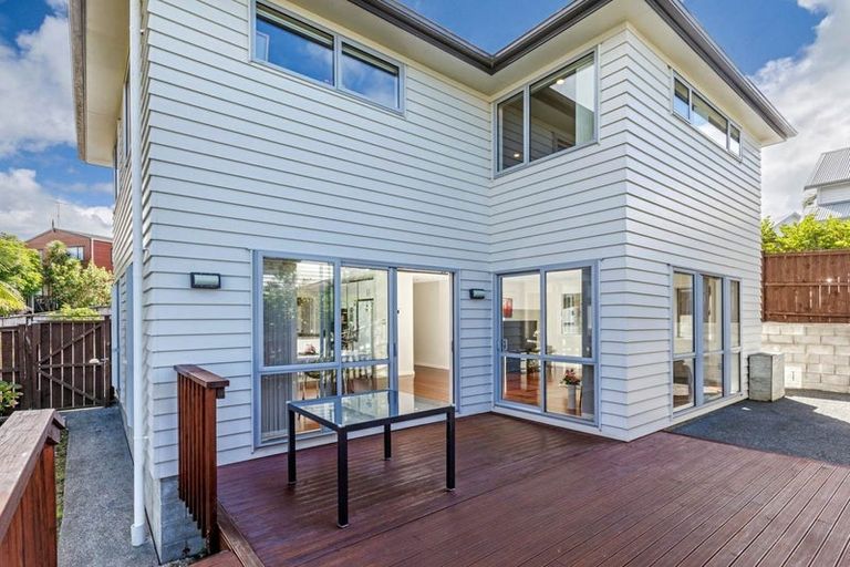 Photo of property in 27 The Avenue, Albany, Auckland, 0632