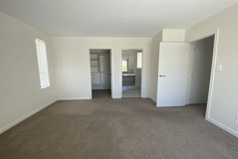 Photo of property in 24 Rochfort Crescent, Pyes Pa, Tauranga, 3112