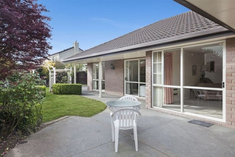 Photo of property in 8 Wiltshire Mews, Avonhead, Christchurch, 8042