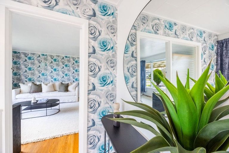 Photo of property in 8 Crichton Place, Taradale, Napier, 4112