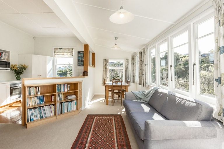 Photo of property in 43 May Avenue, Hospital Hill, Napier, 4110