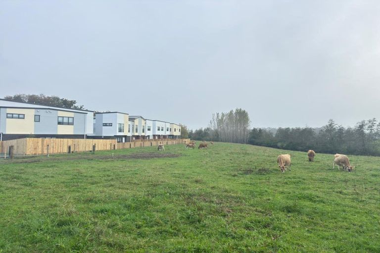 Photo of property in 10/35 Young Crescent, Drury, 2113