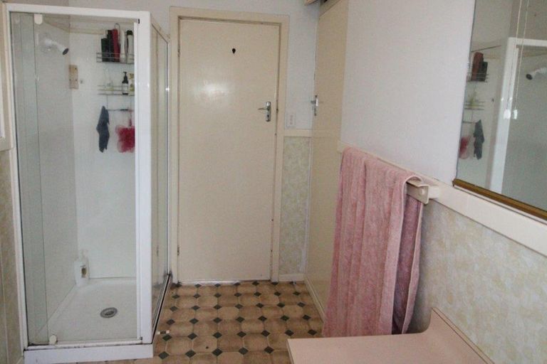 Photo of property in 2 Laura Street, Lumsden, 9730