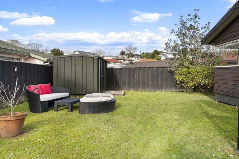 Photo of property in 75 Kamara Road, Glen Eden, Auckland, 0602