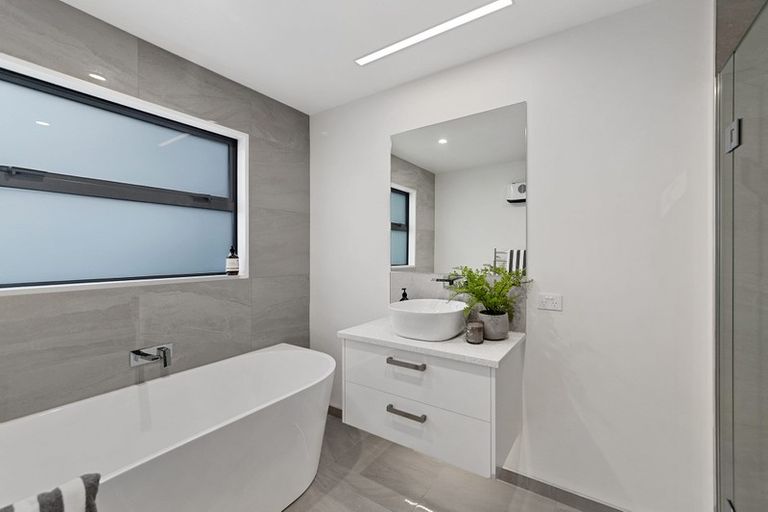 Photo of property in 48 Grayshott Avenue, Casebrook, Christchurch, 8051