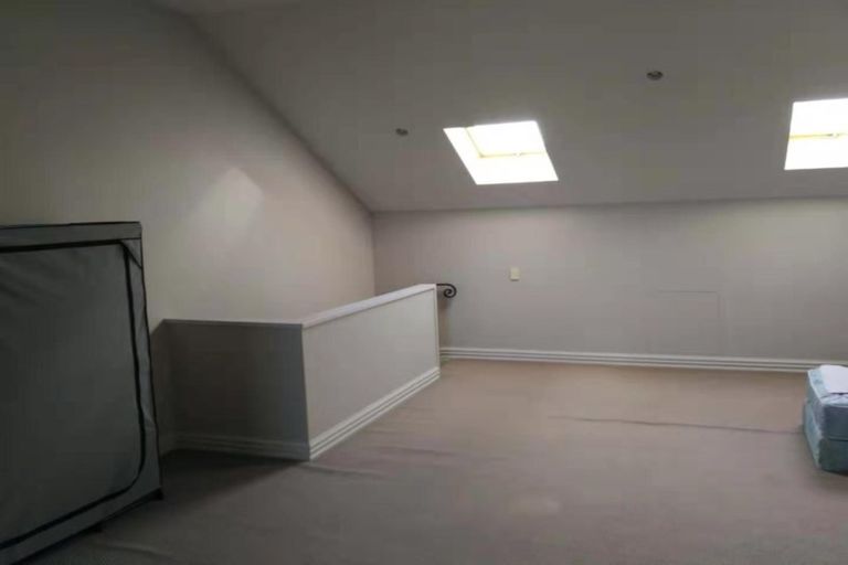 Photo of property in 28 Leneford Drive, East Tamaki, Auckland, 2013