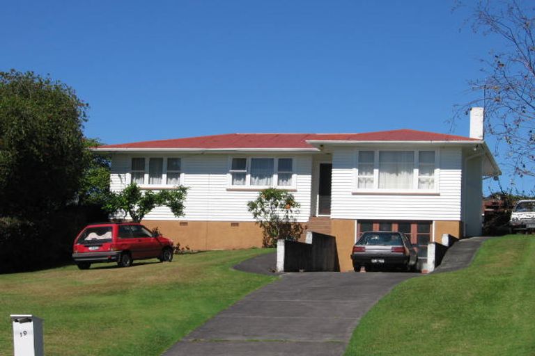 Photo of property in 19 Divich Avenue, Te Atatu South, Auckland, 0610