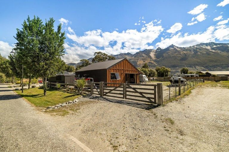 Photo of property in 16 Lochburn Avenue, Glenorchy, 9372