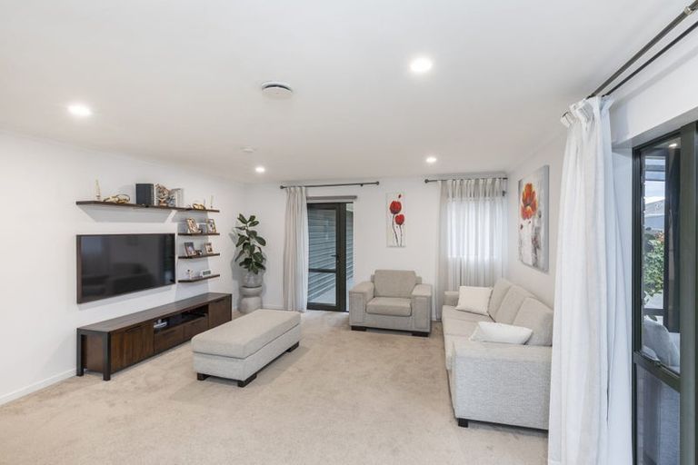 Photo of property in 2/17 Cunningham Place, Halswell, Christchurch, 8025