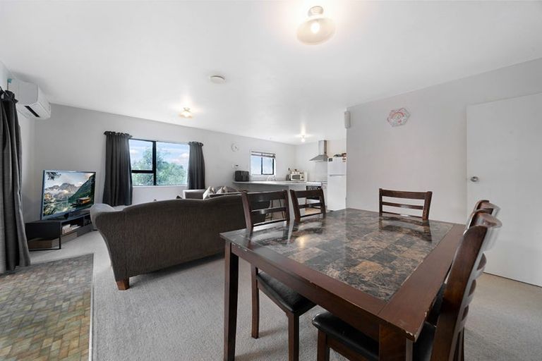 Photo of property in 2/191 Don Buck Road, Massey, Auckland, 0614