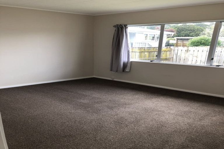 Photo of property in 57 Woodside Road, Massey, Auckland, 0614