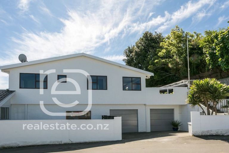 Photo of property in 75 Milton Road, Bluff Hill, Napier, 4110