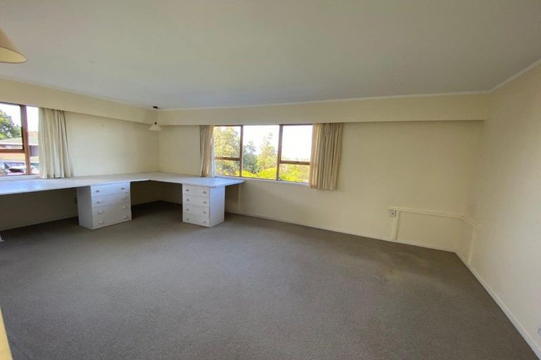 Photo of property in 50 Agincourt Street, Glenfield, Auckland, 0629