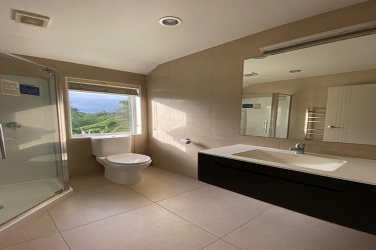 Photo of property in 9 Keating Rise, Northcross, Auckland, 0632