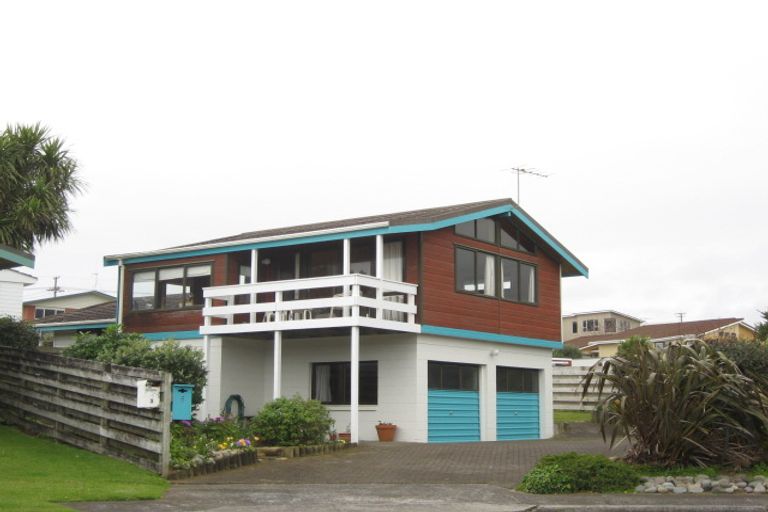 Photo of property in 5 Mallinder Place, Oakura, 4314