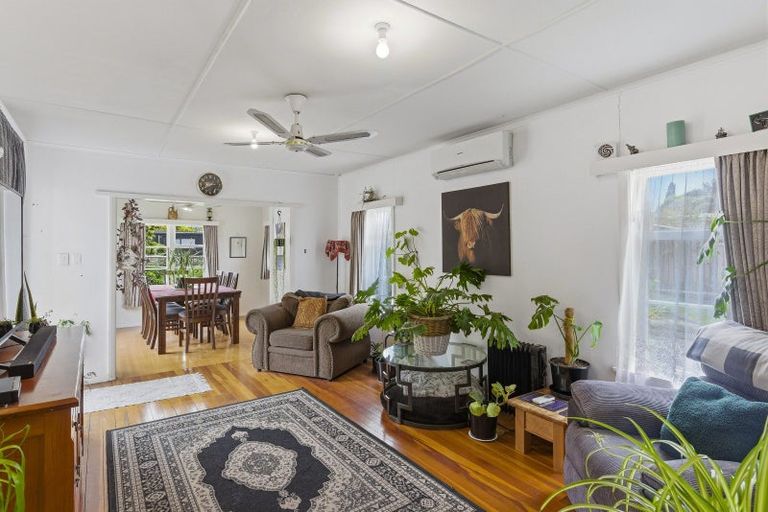 Photo of property in 13 Rua Road, Paraparaumu Beach, Paraparaumu, 5032