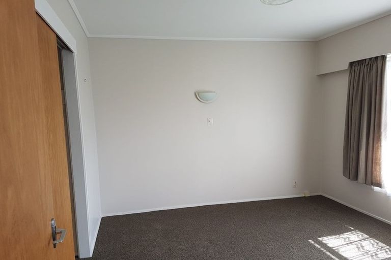 Photo of property in 2/211 Forrest Hill Road, Forrest Hill, Auckland, 0620