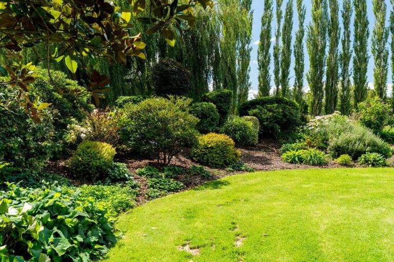 Photo of property in 320 Gladstone Road South, East Taieri, Mosgiel, 9092